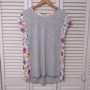 EUC Matilda Jane Be Yourself pieced gray and floral top size M